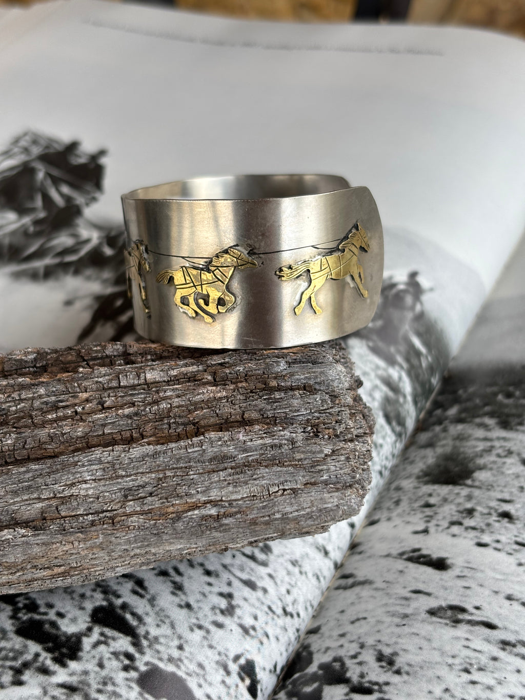 Stagecoach cuff